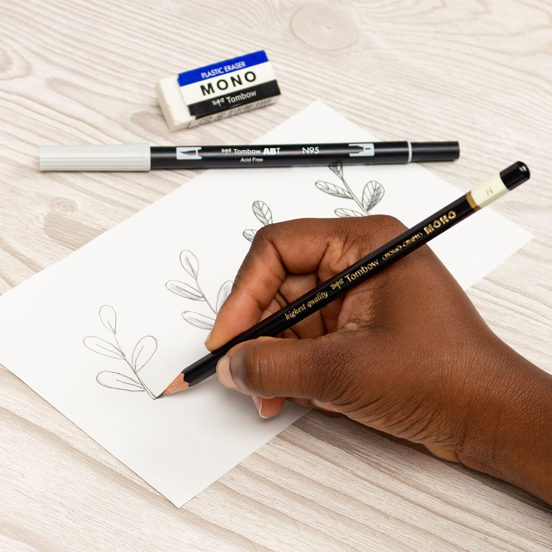 Set de Marcadores y Accesorios para Ilustración