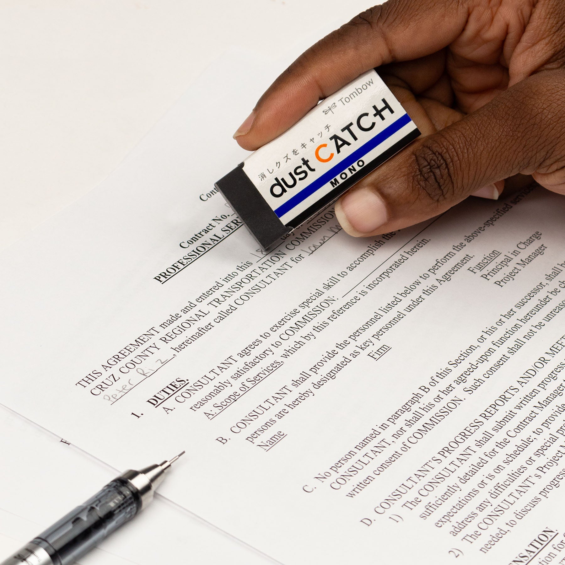 Goma de Borrar Negra Dust Catch – MONO